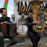 Genuss-Apfelfest im  Apfeldorf Puch und Erlebnisfahrt
